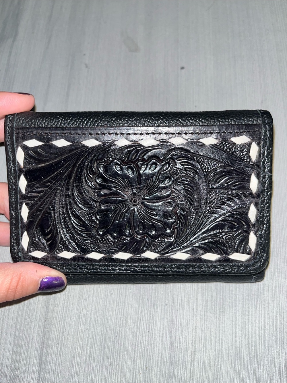 Embossed Floral Leather Card Wallet - Black